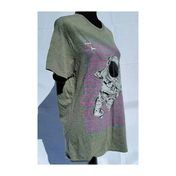 Astronaut Green & Purple Graphic Tee Men's - Picture 2 of 4